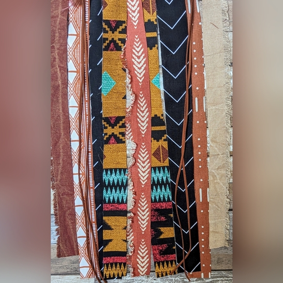 NWT Handcrafted Rustic Metal Star With Conchos Feathers & Multi Colored Trim - Picture 8 of 8